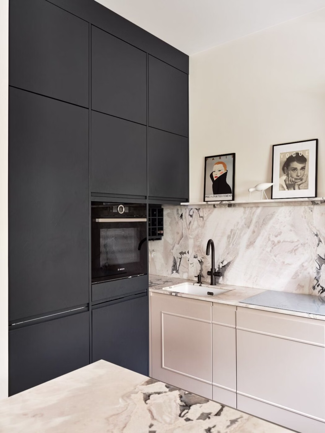 Francuska elegancja i polski design – apartament z prywatnym ogrodem 3 Francuska elegancja i polski design – apartament z prywatnym ogrodem