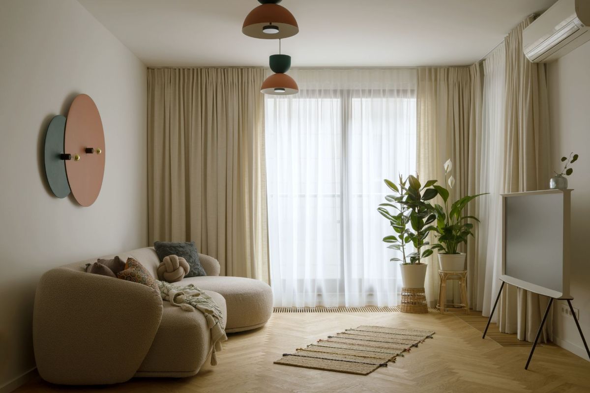 Sofa rozkładana: jaką wybrać i co uwzględnić? 1 Sofa w salonie jest na wagę złota, proj. Jacek Tryc