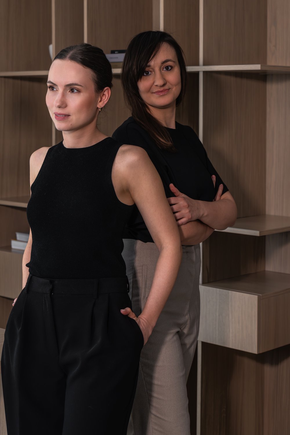 Harmonia i tekstury w apartamencie z widokiem na Bulwarach Książęcych 41 Apartament na Bulwarach Książęcych od LN Architektura i Wnętrza