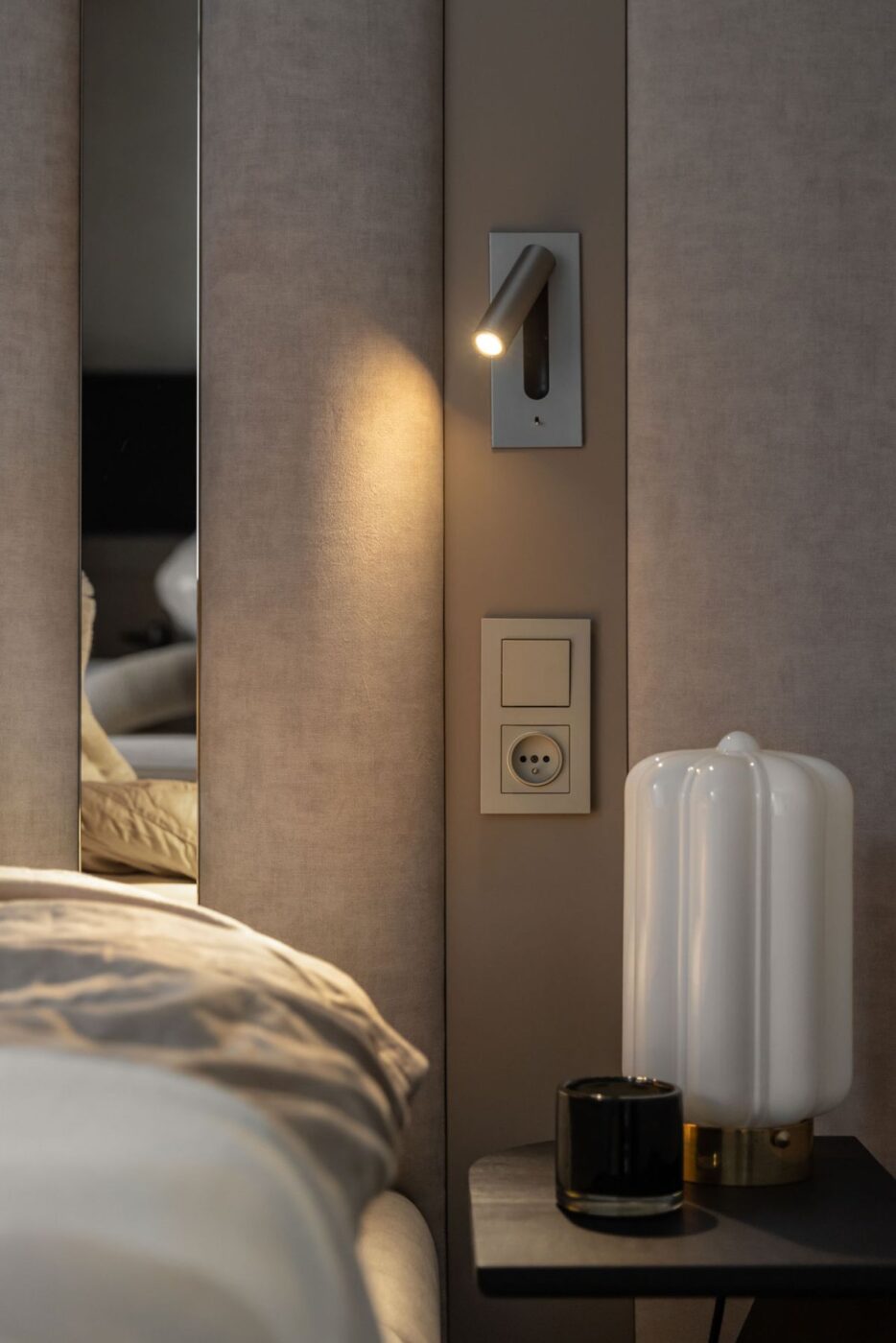 W tonacji taupe. 100-metrowy, rodzinny apartament na skraju parku krajobrazowego na terenie Trójmiasta