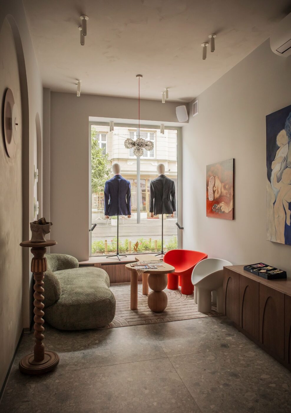 Garnitury i design na miarę – wnętrze pracowni krawieckiej w Poznaniu 23 Garnitury i design na miarę – wnętrze pracowni krawieckiej w Poznaniu