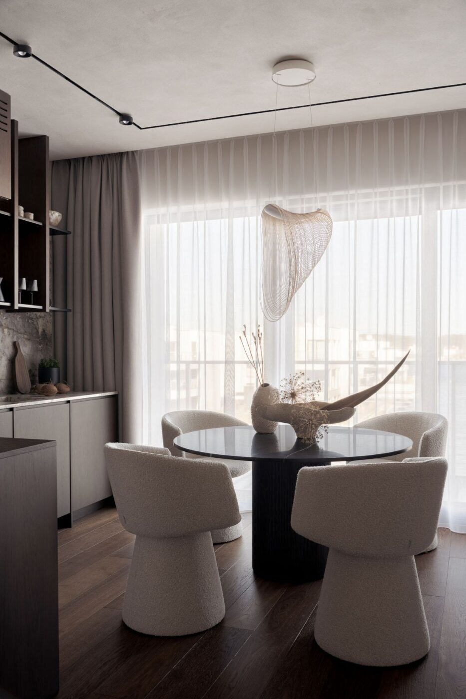 Sol Marina – nadmorski apartament w duchu japońskiego minimalizmu