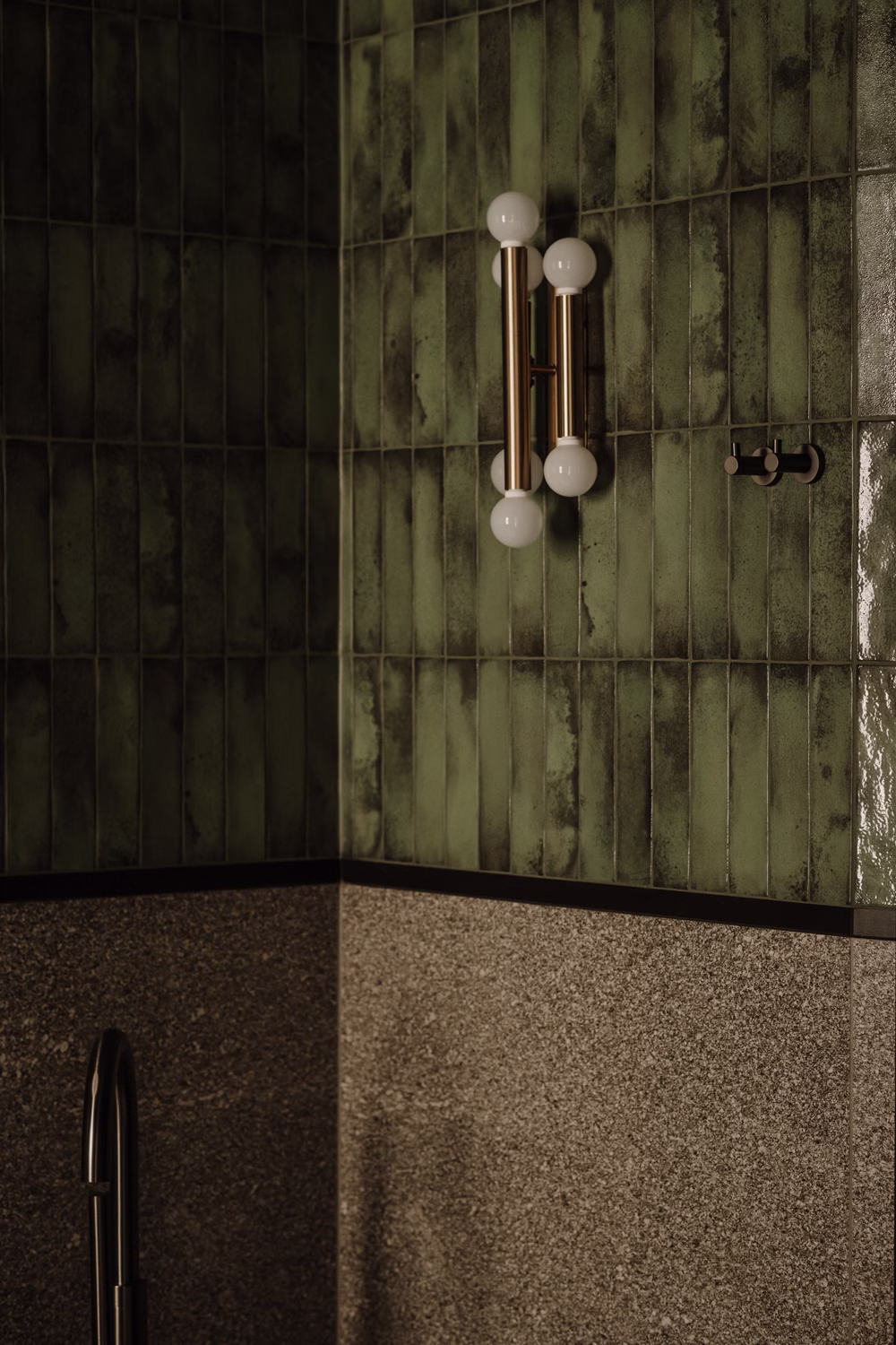 Tu mieszka światło. Apartament w przedwojennej kamienicy na Powiślu 11 Tu mieszka światło. Apartament w przedwojennej kamienicy na Powiślu projektu Sobkowiak Architektura