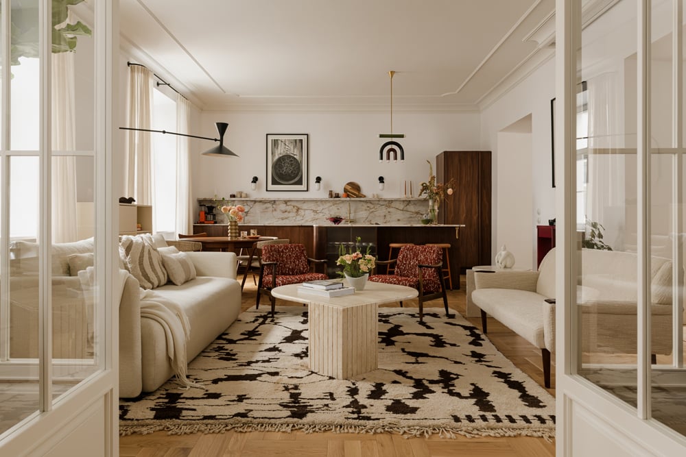 Tu mieszka światło. Apartament w przedwojennej kamienicy na Powiślu 1 Tu mieszka światło. Apartament w przedwojennej kamienicy na Powiślu projektu Sobkowiak Architektura