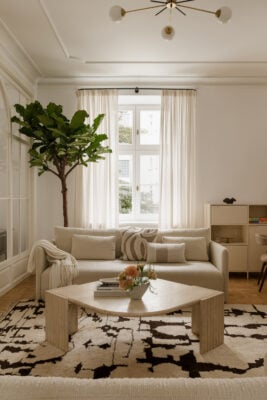 Tu mieszka światło. Apartament w przedwojennej kamienicy na Powiślu projektu Sobkowiak Architektura