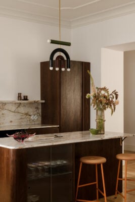 Tu mieszka światło. Apartament w przedwojennej kamienicy na Powiślu projektu Sobkowiak Architektura