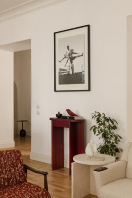 Tu mieszka światło. Apartament w przedwojennej kamienicy na Powiślu projektu Sobkowiak Architektura