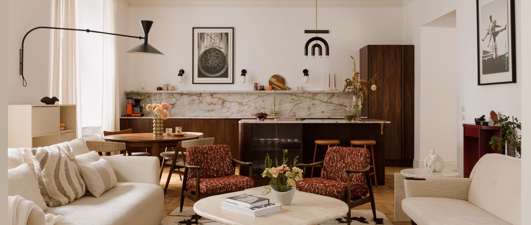 Tu mieszka światło. Apartament w przedwojennej kamienicy na Powiślu projektu Sobkowiak Architektura