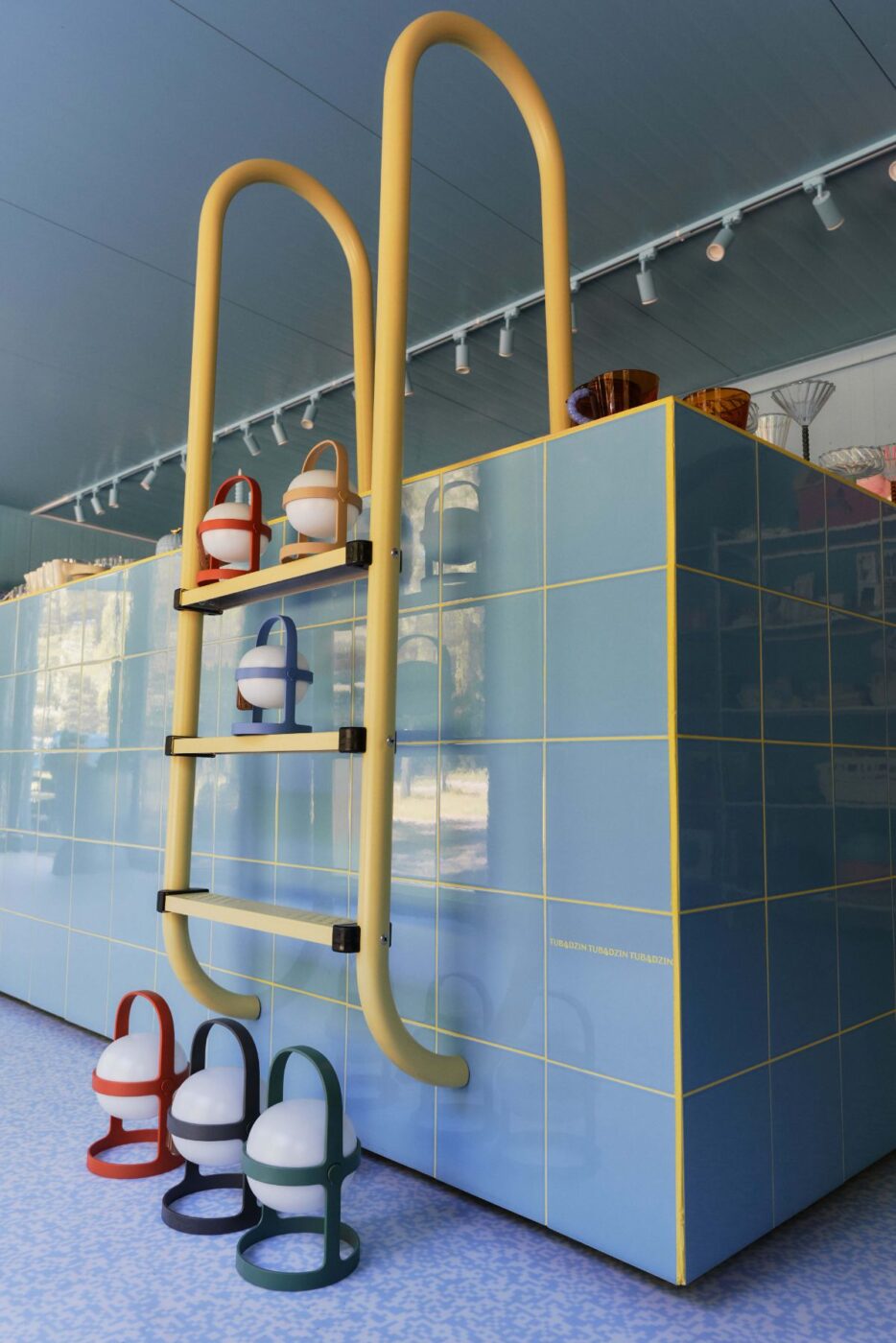 Wakacyjny modernizm – Tubądzin x hlonda6 redefiniują letni design w sercu Chałup 18 Wakacyjny modernizm – Tubądzin x hlonda6 redefiniują letni design w sercu Chałup