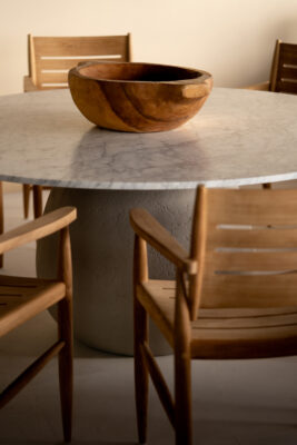 Z meblami na pierwszym planie – rezydencja Punta Mita Surf Residence