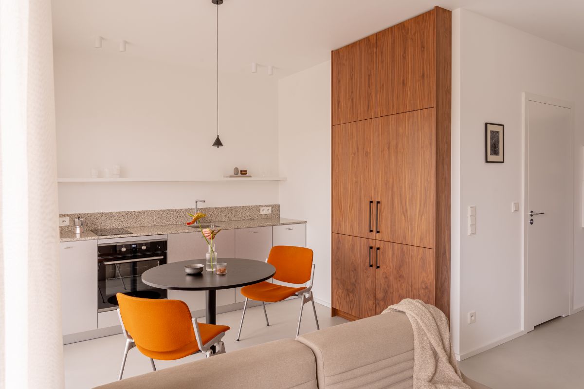 Mikrocement, drewno i detal. Małe, ale wyraziste mieszkanie urządzono w duchu minimalizmu 18 Mieszkanie w Krakowie