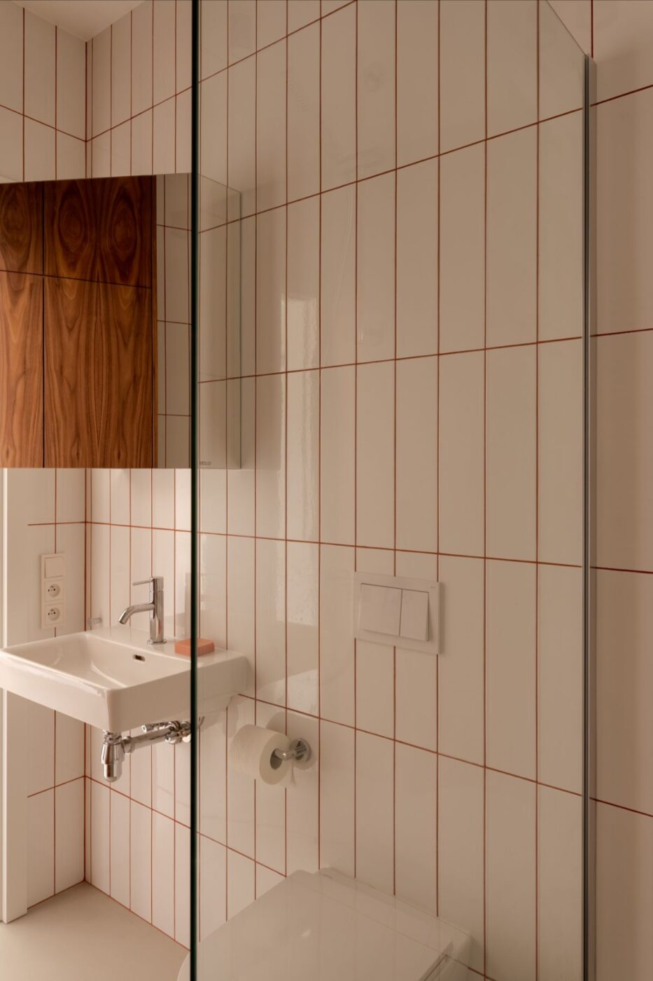 Mikrocement, drewno i detal. Małe, ale wyraziste mieszkanie urządzono w duchu minimalizmu 29 Mieszkanie w Krakowie