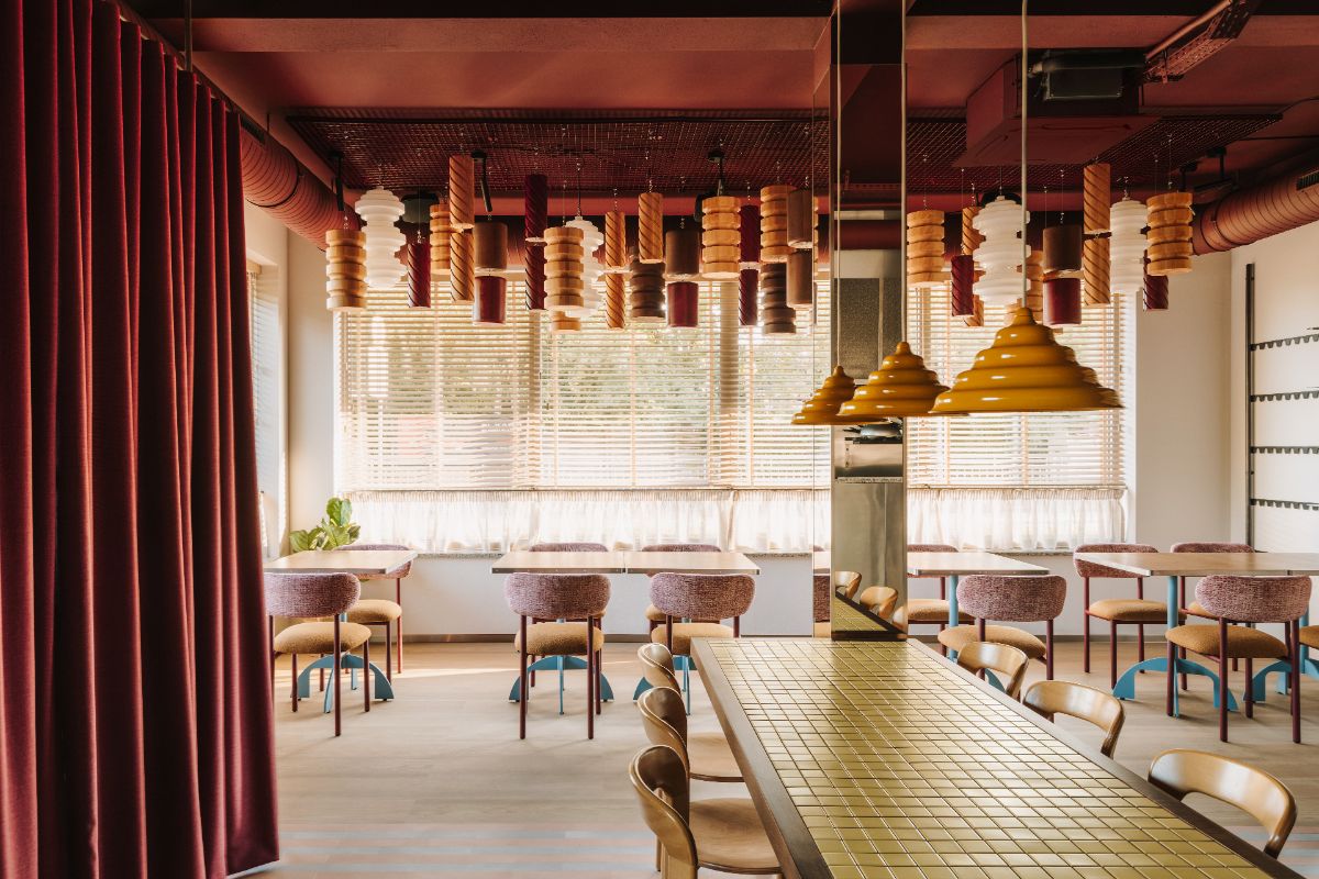 Kameralne dolce far niente na gastronomicznej mapie Wrocławia. Są tu nawiązania do estetyki Memphis i modernizmu 2 Ragu vol. 2 – kameralne dolce far niente