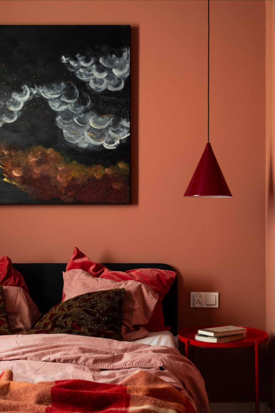Color drenching i szachownica – mieszkanie w kolorze 17 mieszkanie w podwarszawskim Sulejówku