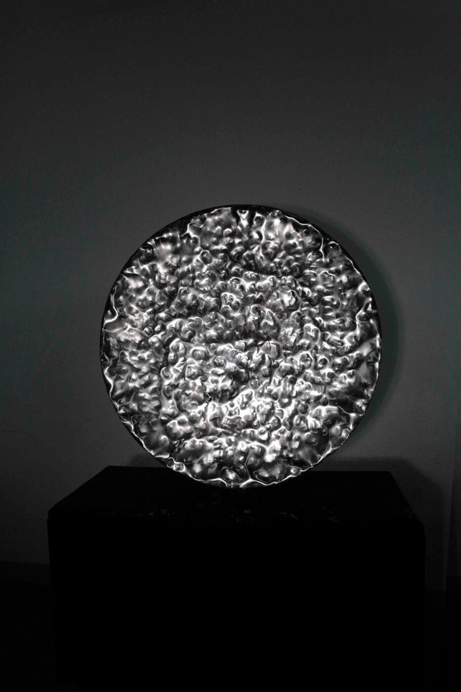 Artyści i kolekcjonerzy. Karol Wycisk: „Rzeźba to terapia emocji”