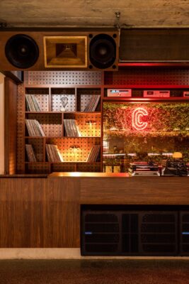 Od lat 50. do dziś – Bar Céu i brazylijska noc w modernistycznym wydaniu