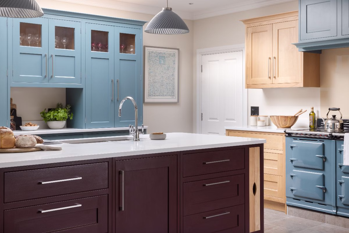 Niebieska kuchnia – od błękitu po granat. Pomysły na modne aranżacje z nutą elegancji 3 Niebieska kuchnia – od błękitu po granat. Pomysły na modne aranżacje z nutą elegancji