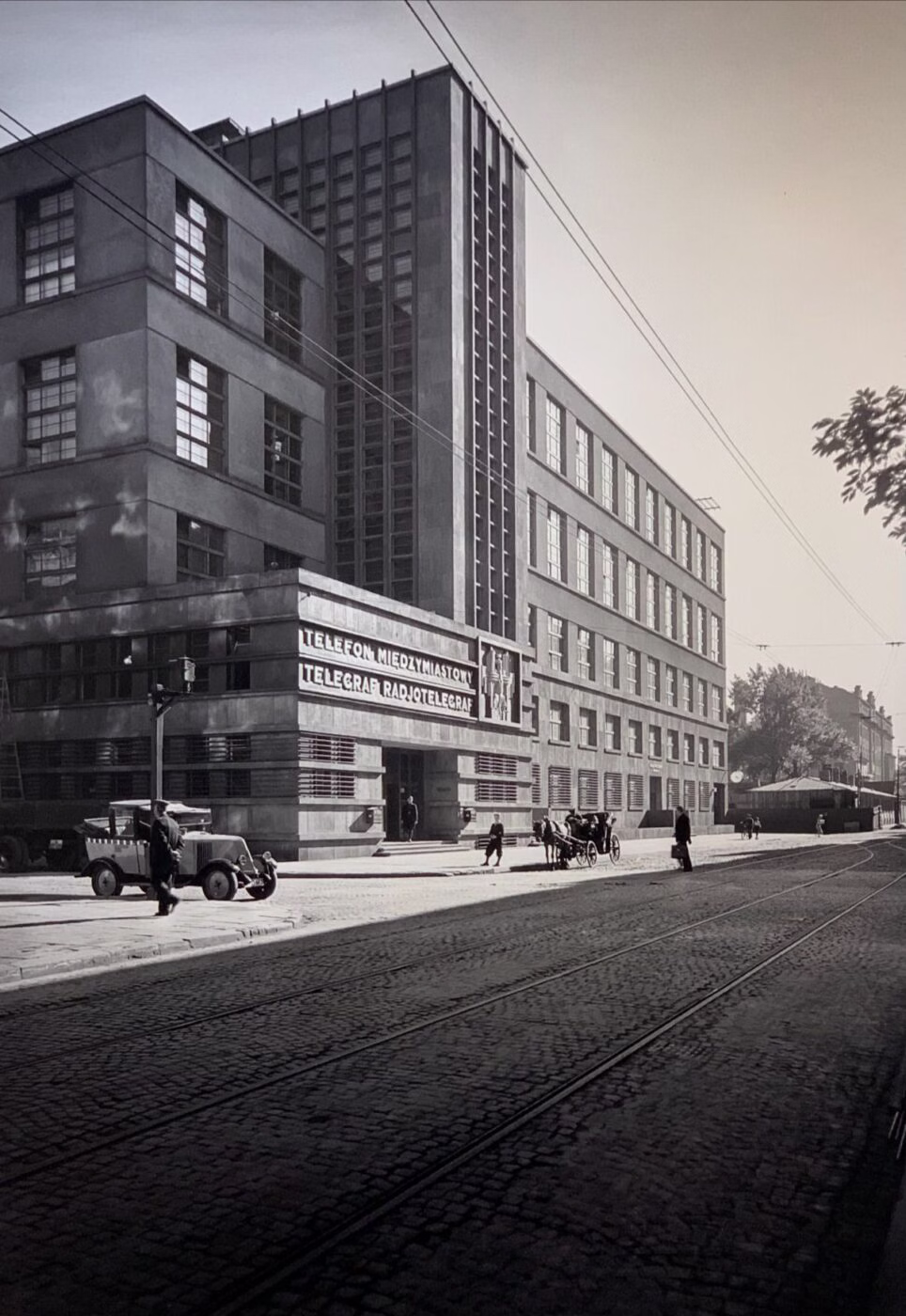 Nowogrodzka 45 – dzieło mistrza architektury pocztowej Juliana Putermana