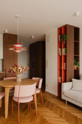 Cisza nad miastem. Mieszkanie z widokiem na Warszawę. Projekt MURU Studio