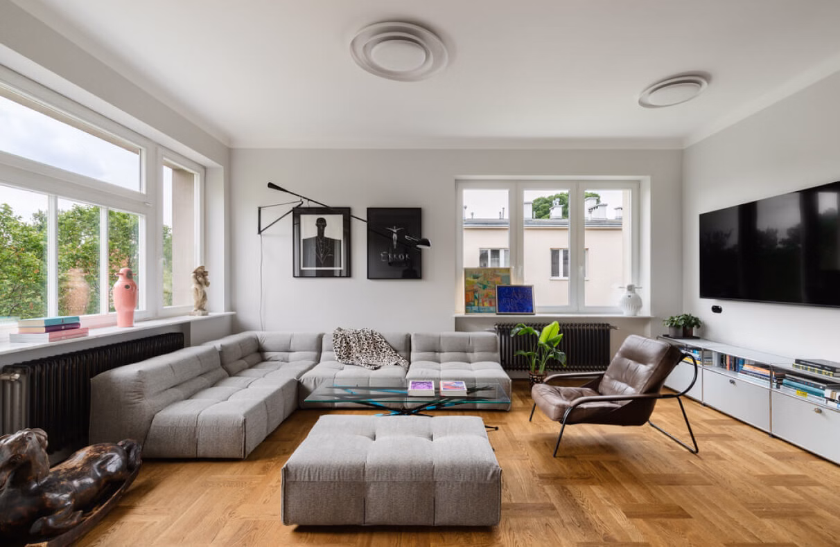 Apartament pełen sztuki, czyli designerski balans na Starym Mokotowie