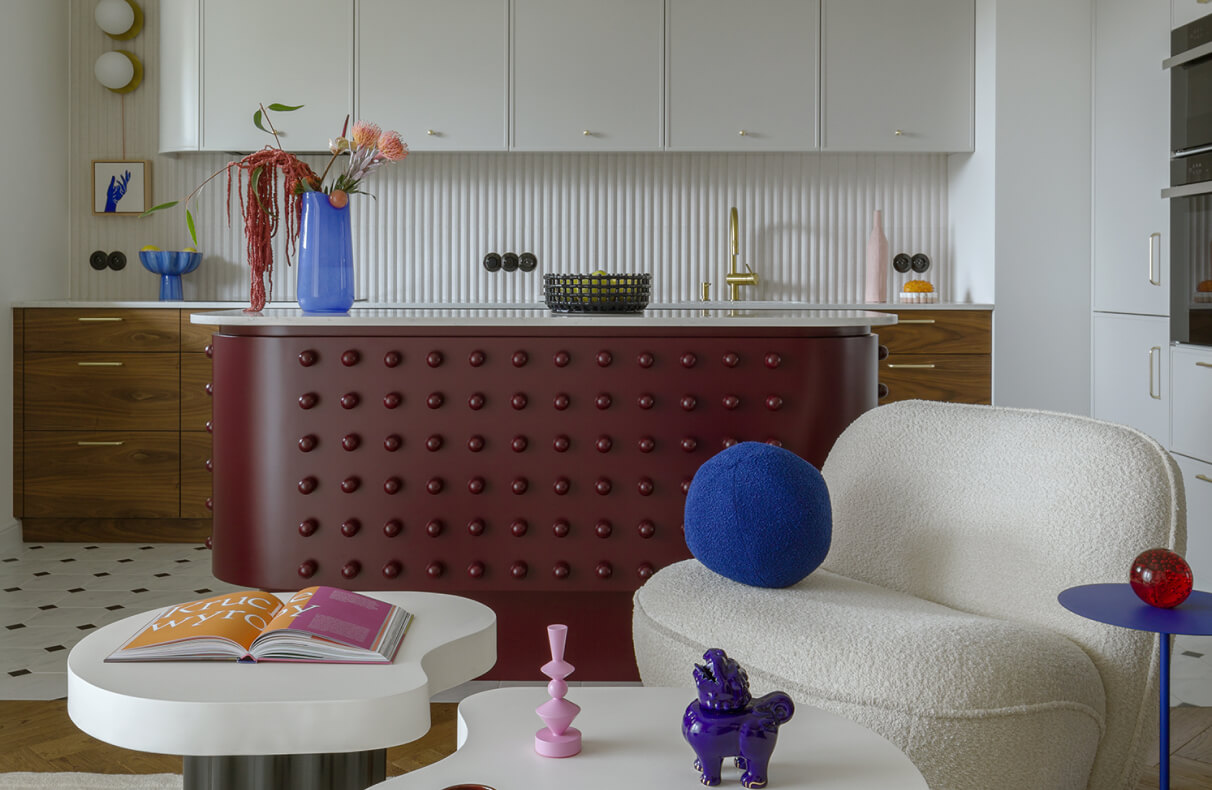 Łuki, kulki, apetyczne krągłości – mieszkanie na Woli