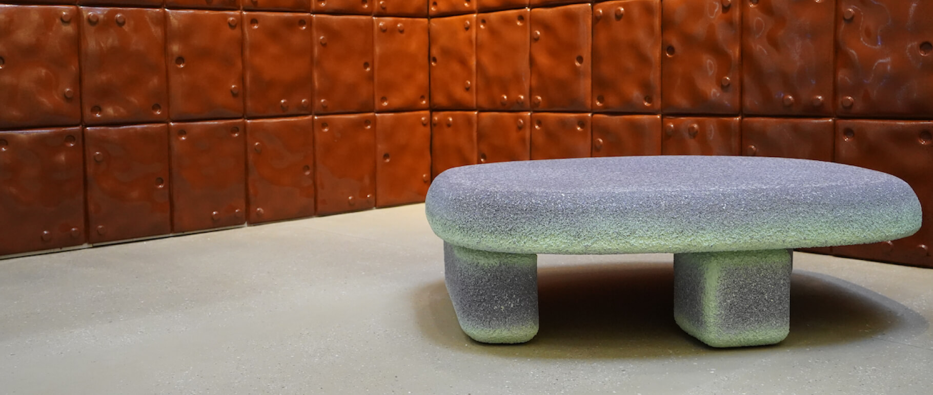 Cimento – udany debiut w Bolonii. Stoisko zaprojektowała Patricia Urquiola