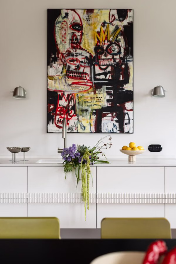 Apartament pełen sztuki, czyli designerski balans na Starym Mokotowie