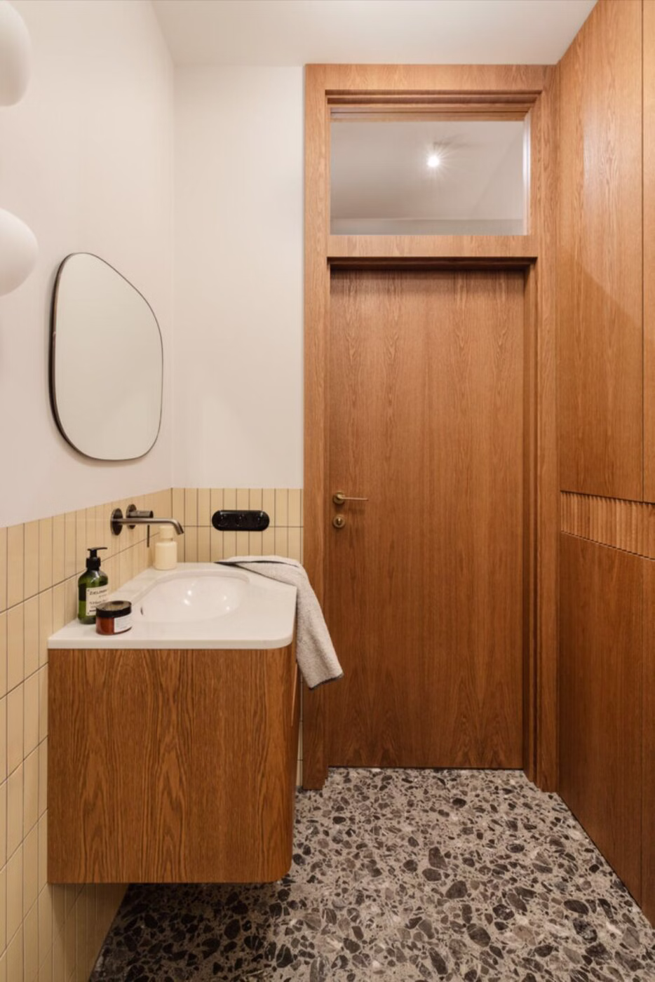 Art-life balance, czyli przestronny apartament na Starym Mokotowie 27 Apartament pełen sztuki, czyli designerski balans na Starym Mokotowie