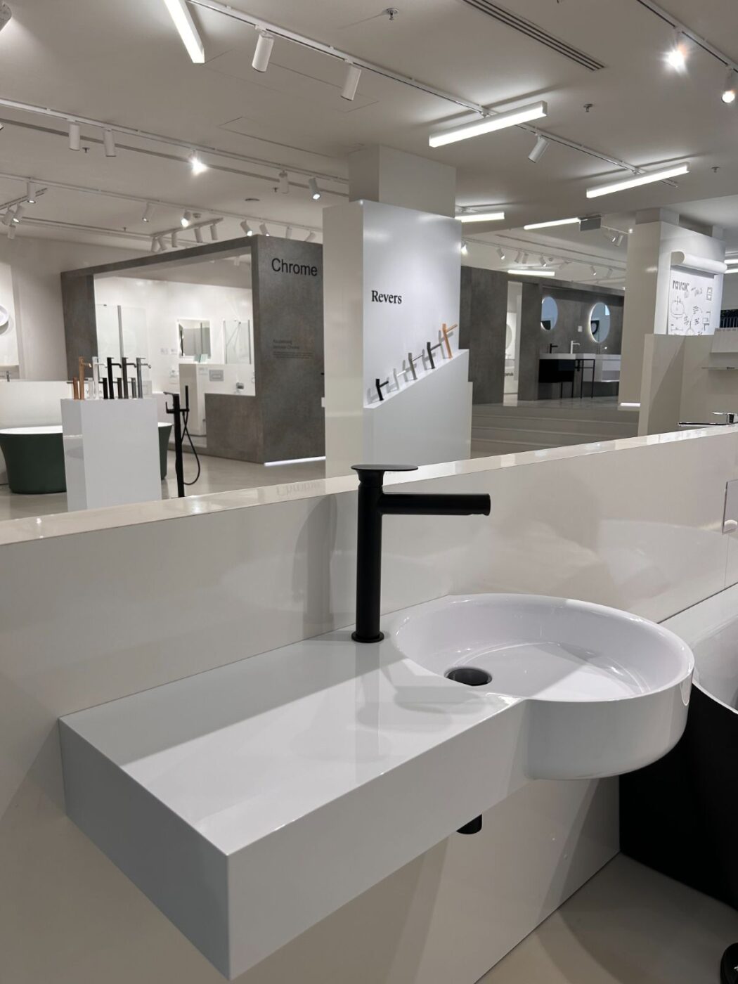 Designblok 2025 i odwaga w czystej formie. Praga inspiruje do refleksji nad współczesnością 24 Designblok 2025 i odwaga w czystej formie. Praga inspiruje do refleksji nad współczesnością