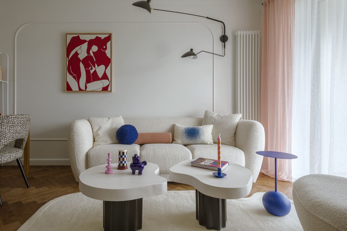 Łuki, kulki, apetyczne krągłości – mieszkanie na Woli 5 Te motywy zagrały w 65 metrowej przestrzeni pierwsze skrzypce. Zaprojektowała ją architektka wnętrz Katarzyna Warchoł z pracowni WRHL Design