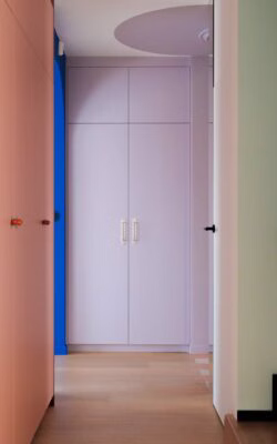 Kolorystyczna opowieść o domu młodej rodziny