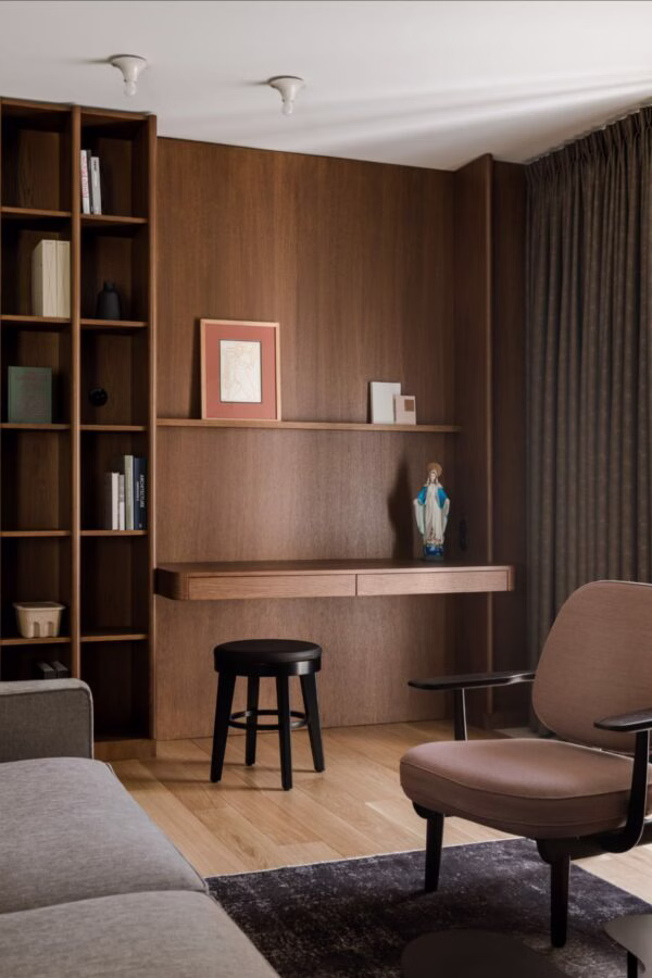 Kolor kawy i czekolady: brąz we wnętrzach – jak go wprowadzić? Poradnik aranżacji wnętrz