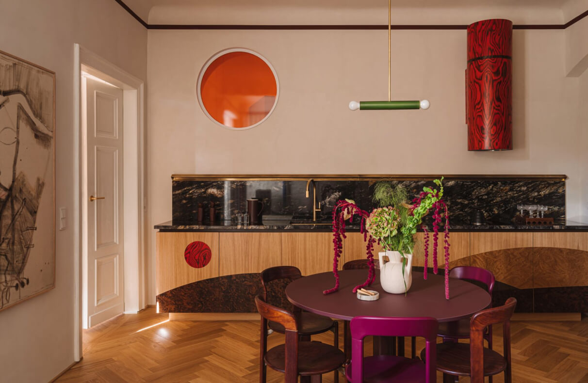 Faktury, które budują emocje. Mokotowska kamienica w wersji high craft