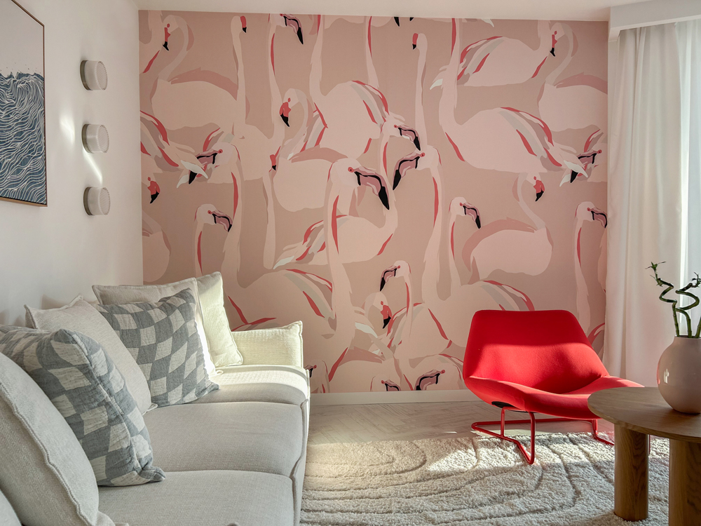 Akcenty koloru i działanie światła – mieszkanie z luksferami 2 Akcenty koloru i działanie światła – mieszkanie z luksferami