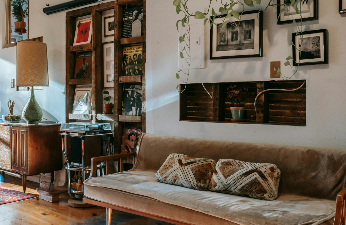 Trendy wnętrzarskie to stylistyka cyrku, nowa odsłona art deco i… – analizujemy raport Pinteresta 2026