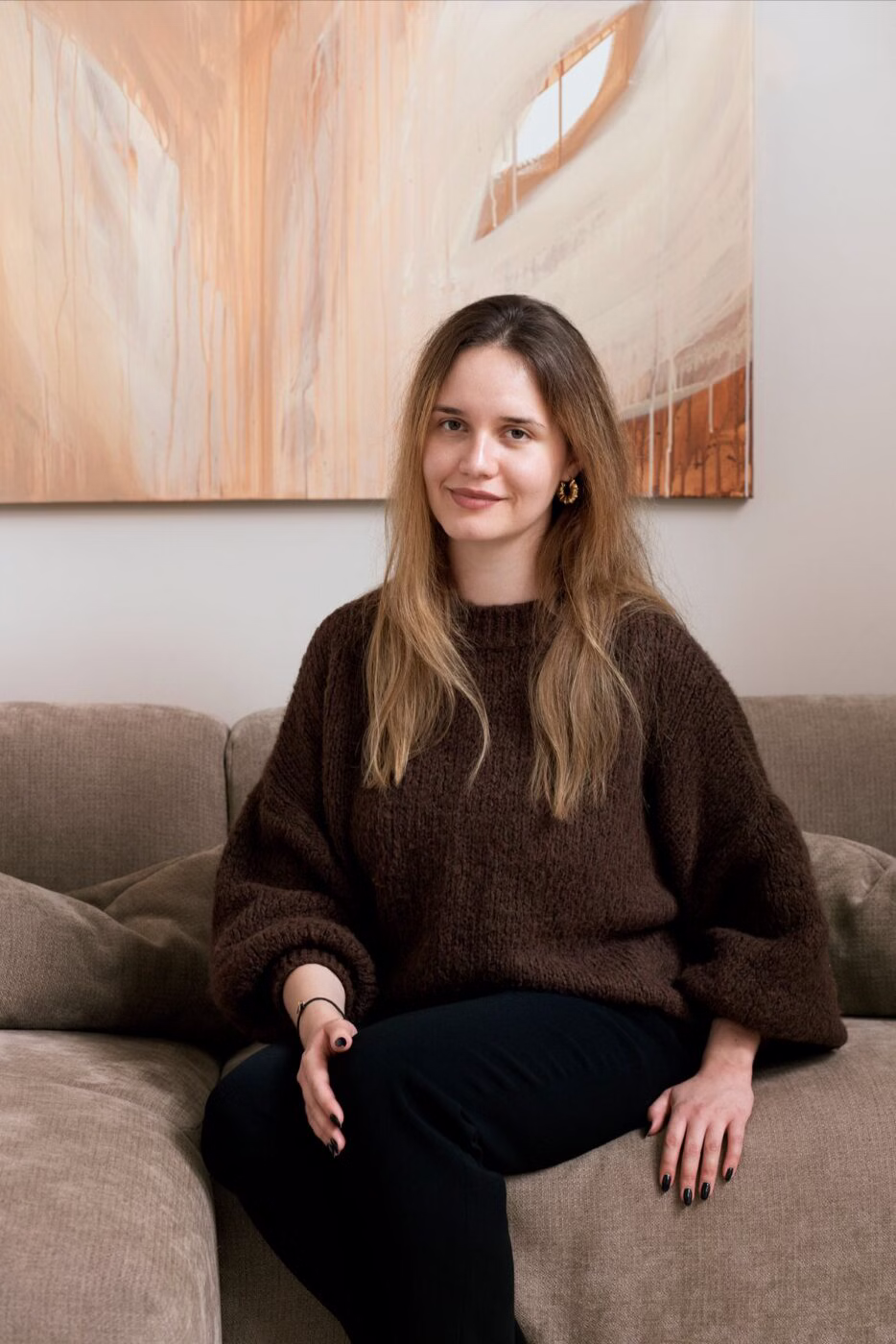 Naturalna paleta barw, sztuka i przenikanie – dom w Osowcu