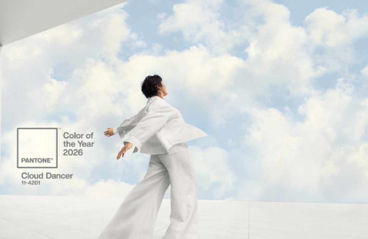Kolor Roku Pantone 2026 to Cloud Dancer: spokój i przestrzeń we wnętrzu
