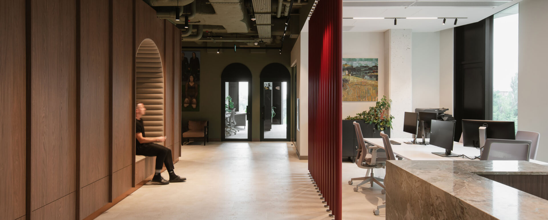 Nowa siedziba Grupy MJG w Poznaniu. Biuro, które łączy smaki, relacje i architekturę z charakterem