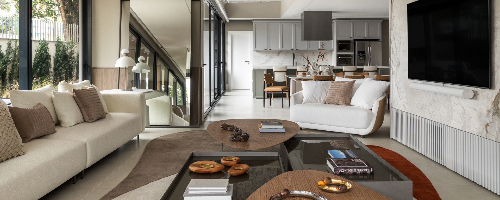 Nowoczesna architektura z klasycznymi odniesieniami definiuje renowację ogrodowego apartamentu