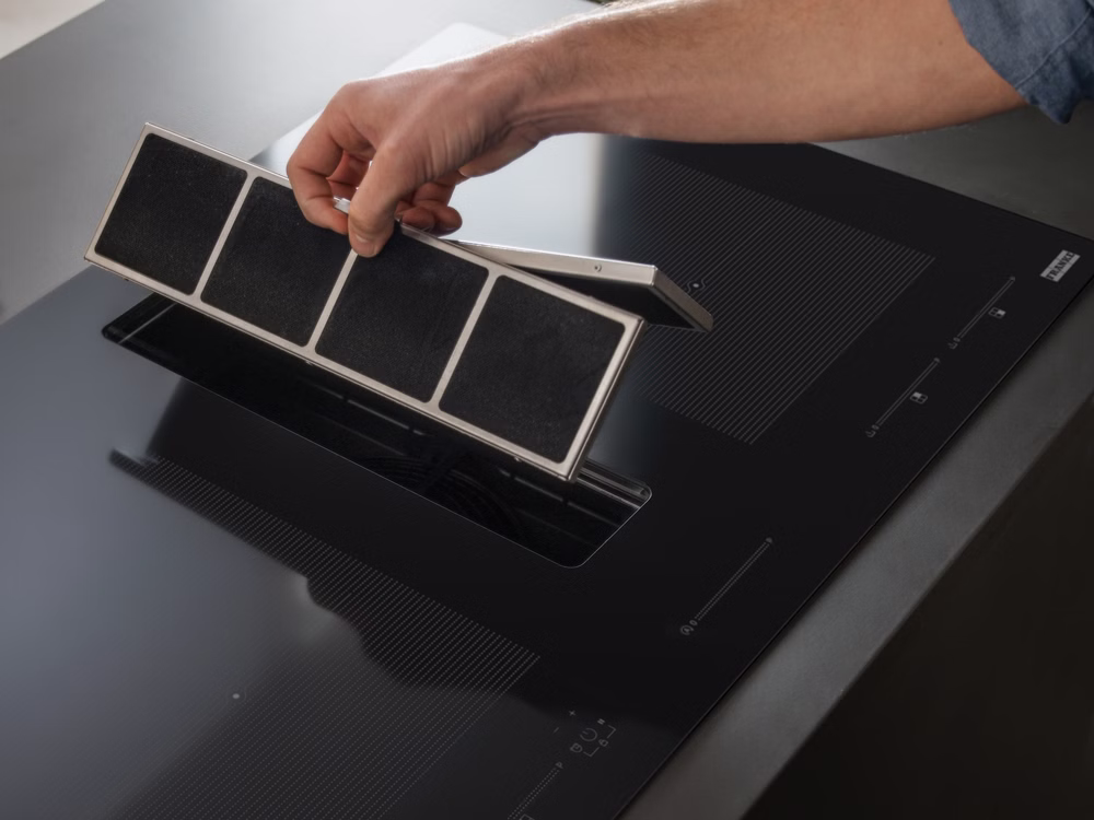 Płyta indukcyjna z okapem bez tajemnic – to jedno urządzenie od Franke zmienia projektowanie współczesnych kuchni 6 Płyta indukcyjna ze zintegrowanym okapem, jak działa, kiedy ma sens i co sprawdzić przed zakupem. Praktyczny poradnik Franke