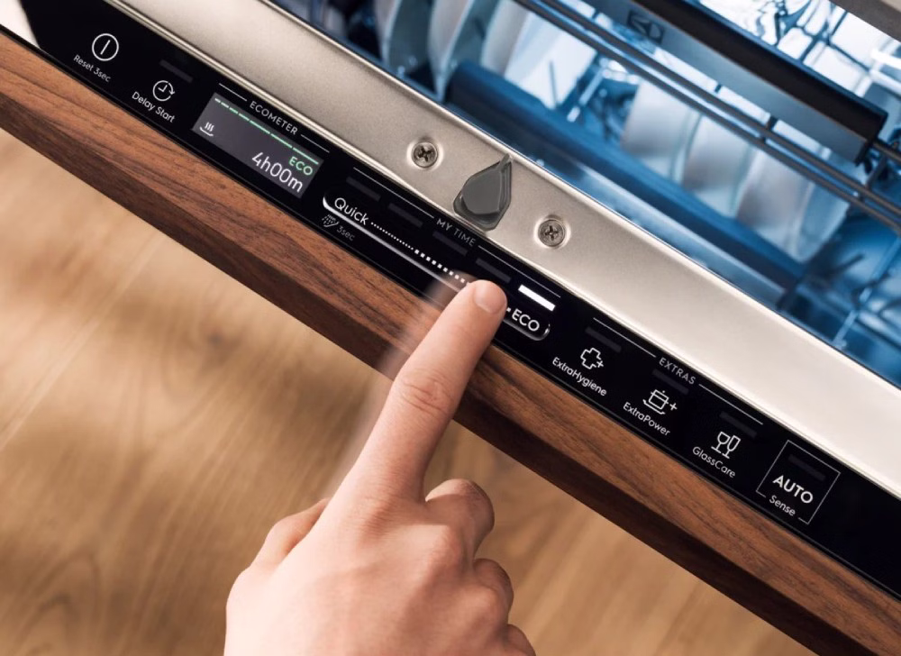 Wygodniejsze wkładanie i wyjmowanie naczyń dzięki technologii ComfortLift®