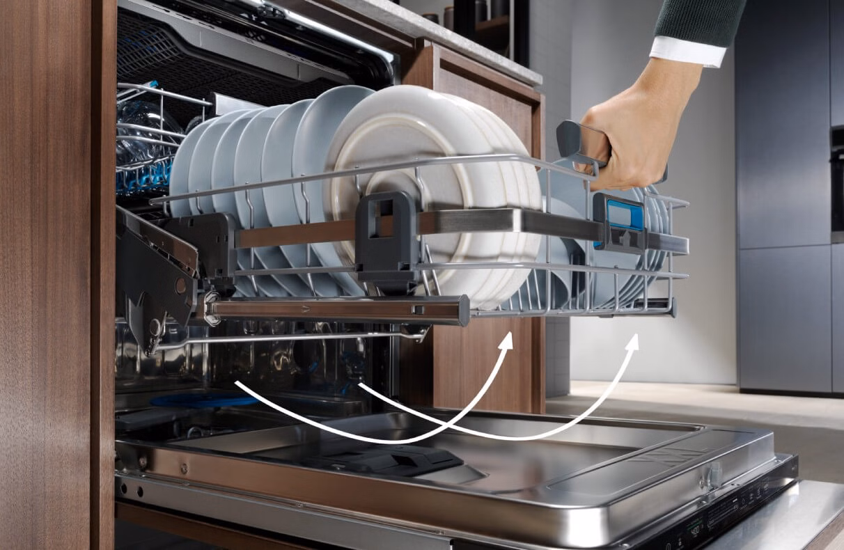 Wygodniejsze wkładanie i wyjmowanie naczyń dzięki technologii ComfortLift®