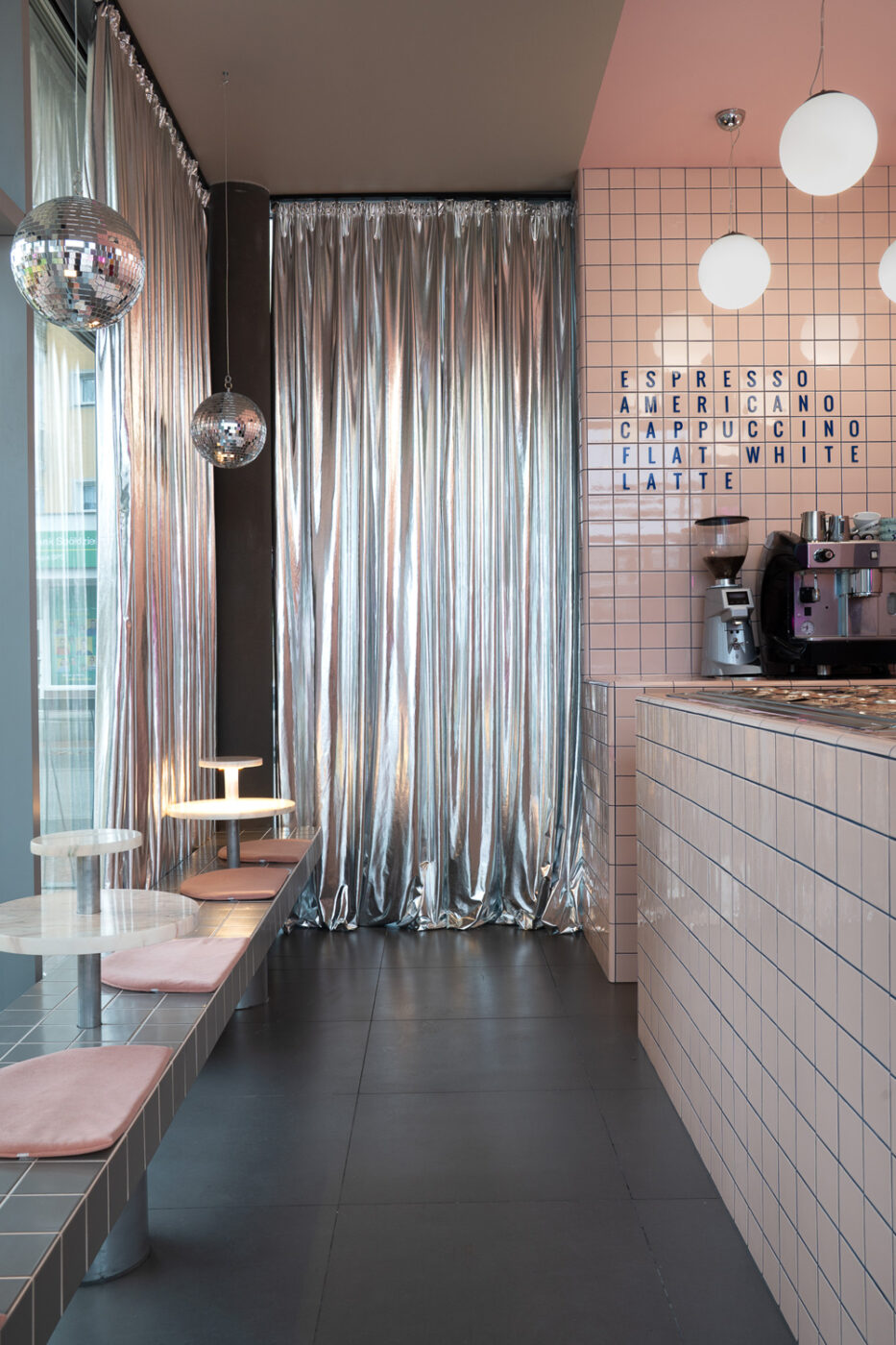 Słodkie disco i lokal z przemyślaną scenografią – udana metamorfoza lodziarni