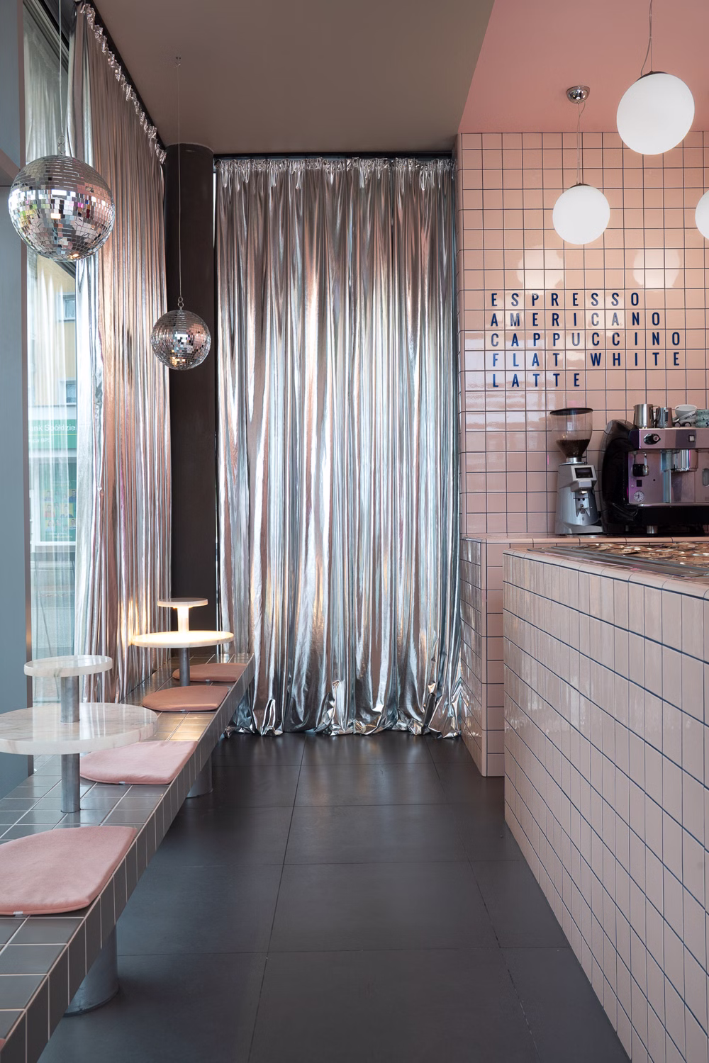Słodkie disco i lokal z przemyślaną scenografią – udana metamorfoza lodziarni