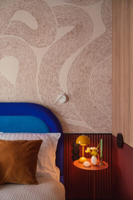 Projekt mieszkania w Bydgoszczy - mieszkanie na wynajem w kolorze, które bawi, przyciąga wzrok i otula od Żurawicki Design