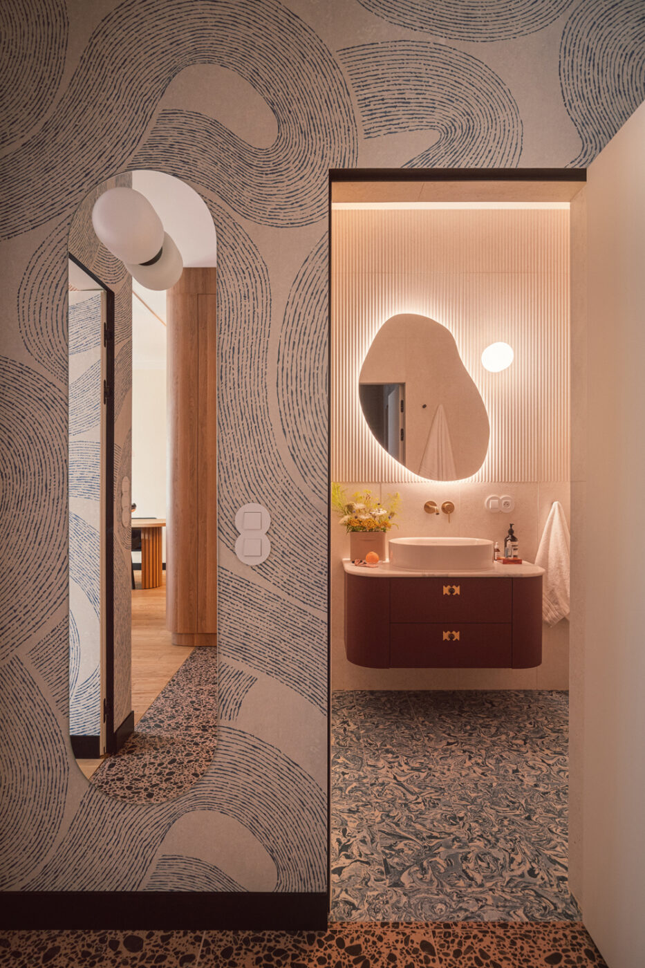 Projekt mieszkania w Bydgoszczy - mieszkanie na wynajem w kolorze, które bawi, przyciąga wzrok i otula od Żurawicki Design