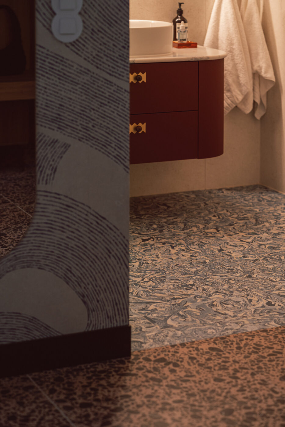 Projekt mieszkania w Bydgoszczy - mieszkanie na wynajem w kolorze, które bawi, przyciąga wzrok i otula od Żurawicki Design