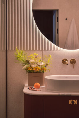 Projekt mieszkania w Bydgoszczy - mieszkanie na wynajem w kolorze, które bawi, przyciąga wzrok i otula od Żurawicki Design