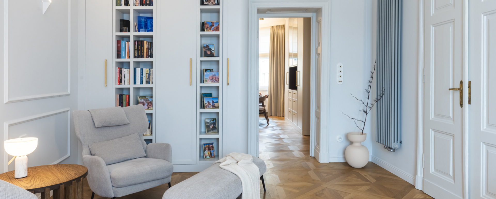 Nowe życie w kamienicy. Rodzinny apartament na Świętojańskiej w Gdyni projektu masz.design