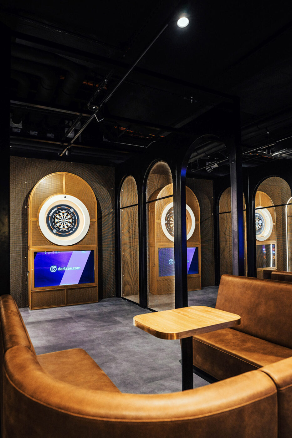 Nowy salon gier zaprojektowany przez Archas Design. Otwarcie Arcade Bee w Hali Koszyki 9 Nowy salon gier zaprojektowany przez Archas Design. Otwarcie Arcade Bee w Hali Koszyki